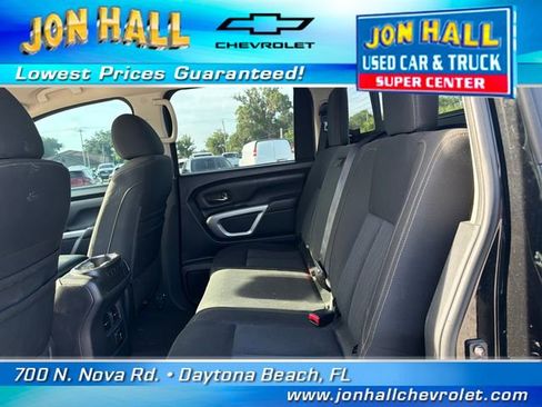 Used 2018 Nissan Titan SV w/ SV Convenience Package AWD/4WD image 25