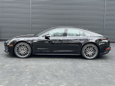 New 2026 Porsche Panamera image 2