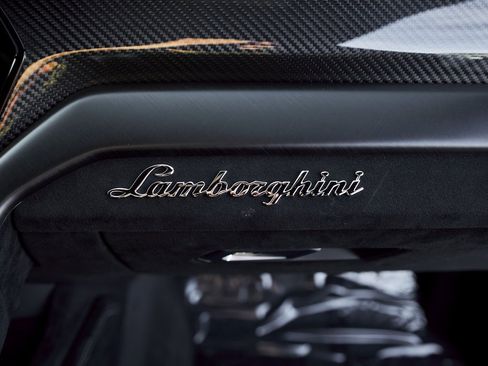 Used 2024 Lamborghini Urus Performante image 46