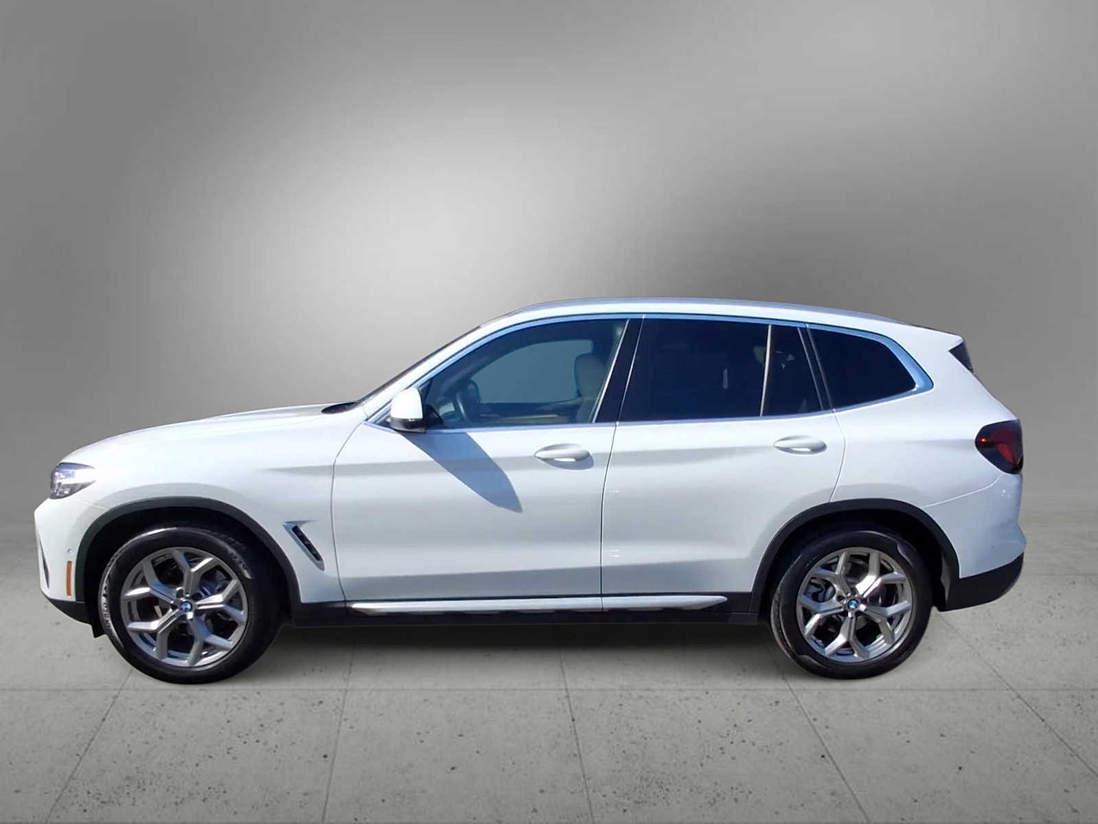 Used 2024 BMW X3 xDrive30i w/ Convenience Package AWD/4WD image 5