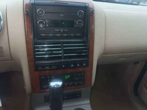 Used 2006 Ford Explorer Eddie Bauer AWD/4WD image 16