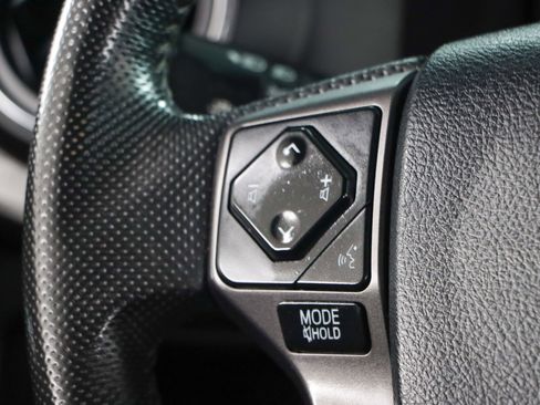 Used 2019 Toyota Tacoma TRD Sport image 15