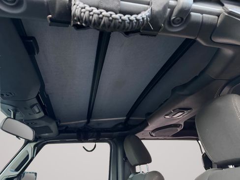 Used 2021 Jeep Wrangler Sport image 34