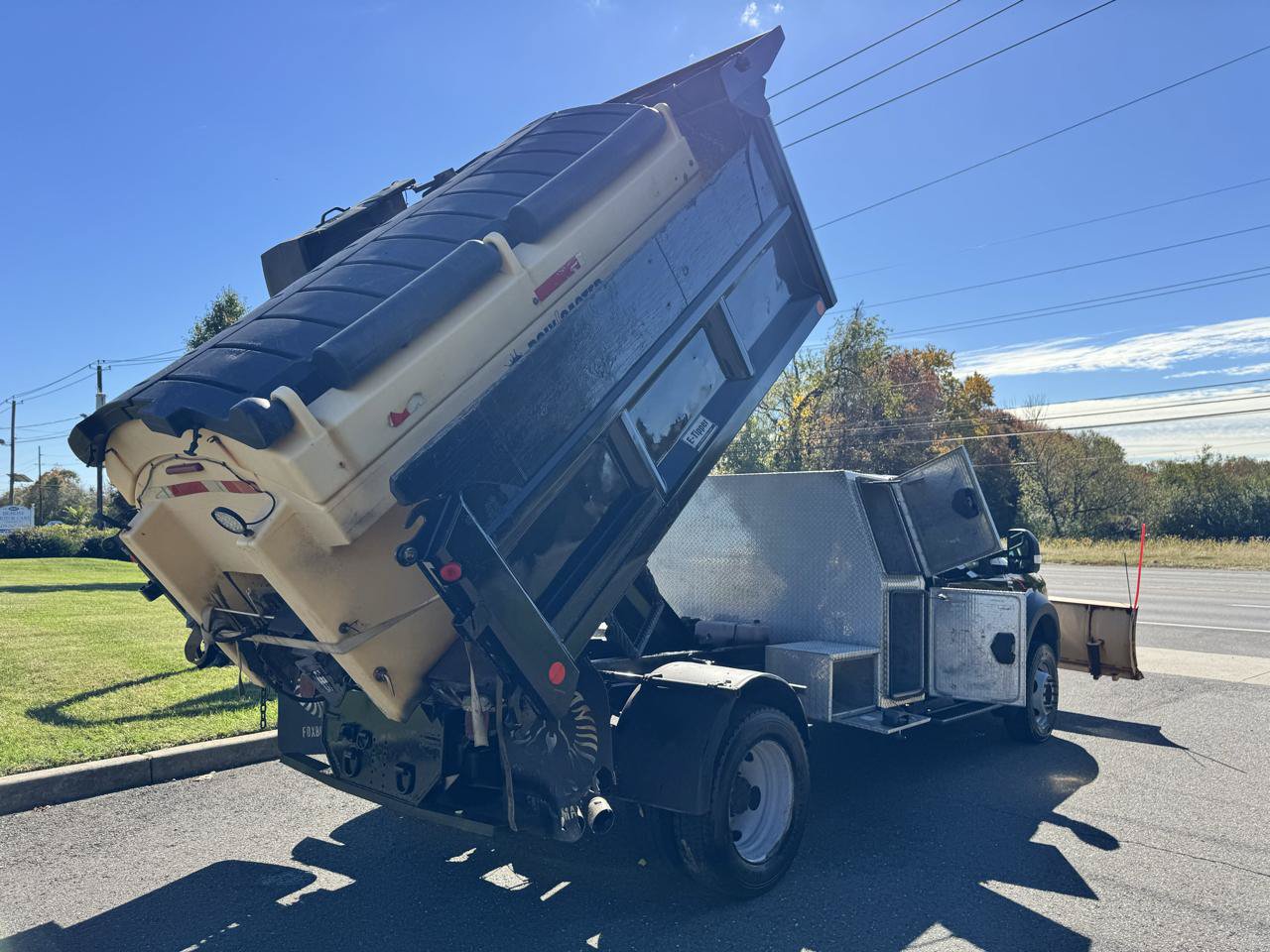 Used 2018 Ford F550 4x4 Regular Cab Super Duty image 5