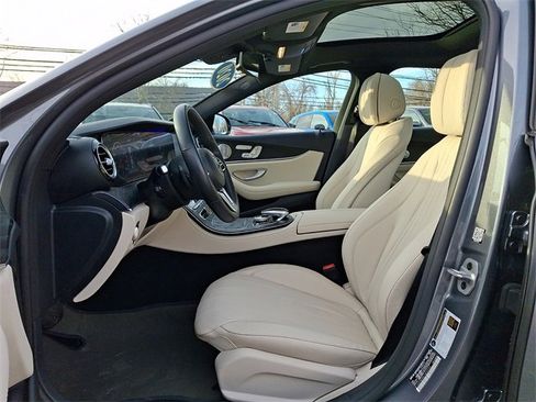Used 2020 Mercedes-Benz E 350 4MATIC Sedan image 13