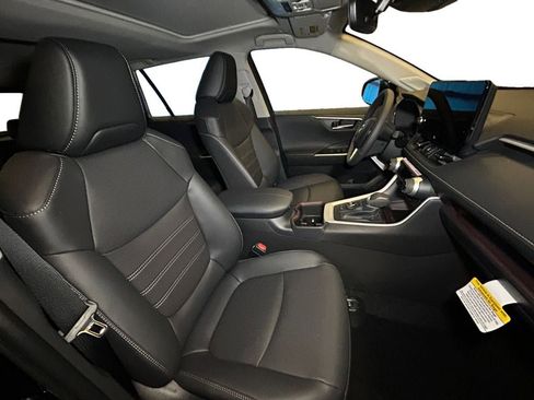 New 2025 Toyota RAV4 Limited image 15