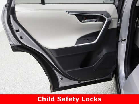 Certified 2022 Toyota RAV4 Limited image 28