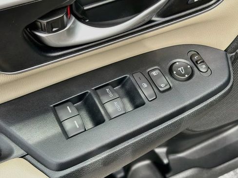 Used 2019 Honda CR-V Touring image 23