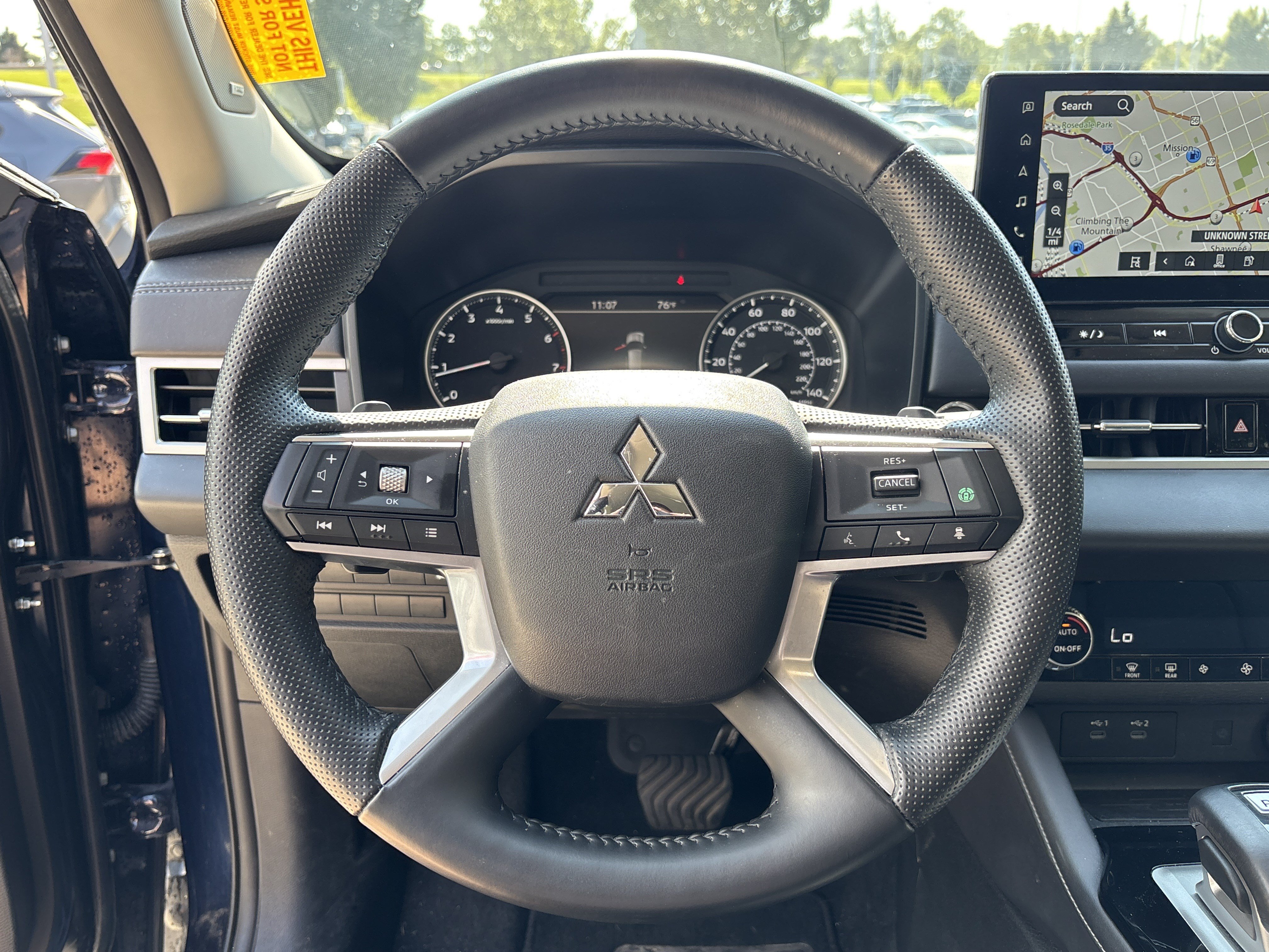 Used 2025 Mitsubishi Outlander SE AWD/4WD image 16