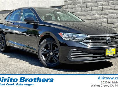 Used 2022 Volkswagen Jetta SE w/ Panoramic Sunroof Package