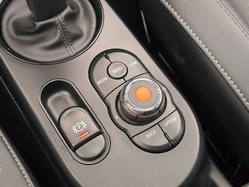 Used 2022 MINI Cooper S w/ Premium Package image 34