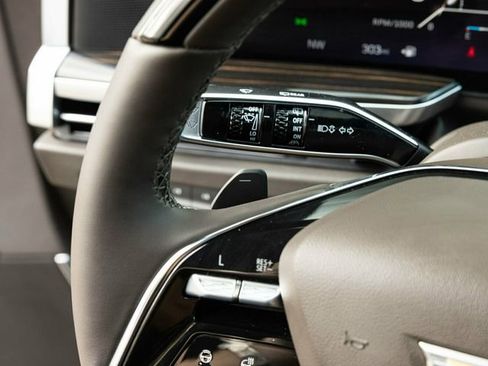 Used 2026 Cadillac Escalade Luxury w/ Touring Package image 42