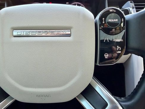 Used 2019 Land Rover Discovery HSE AWD/4WD image 29