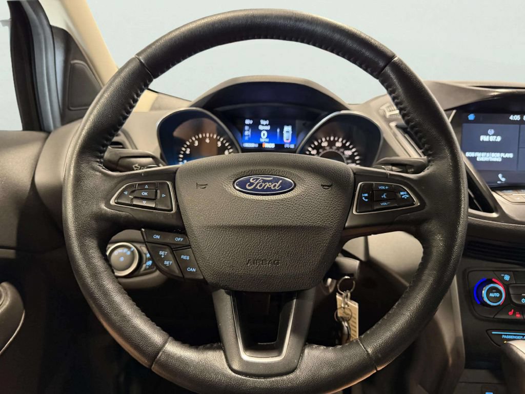 Used 2017 Ford Escape SE w/ SE Leather Comfort Package FWD image 38