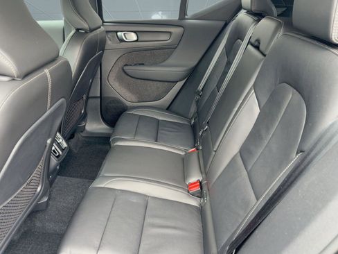 Certified 2023 Volvo XC40 B4 Core w/ Convenience Package image 23