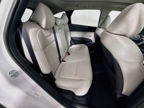 Used 2025 Hyundai Tucson Limited AWD/4WD image 29