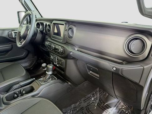 Used 2023 Jeep Gladiator Sport AWD/4WD image 27