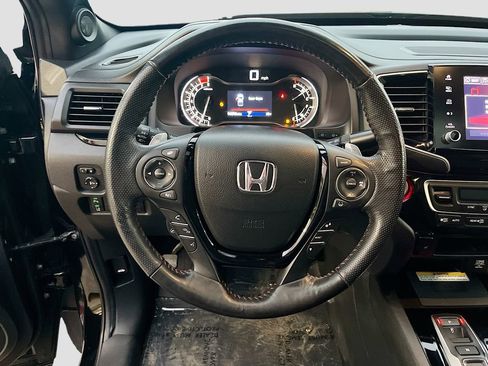 Used 2023 Honda Ridgeline Black Edition image 11