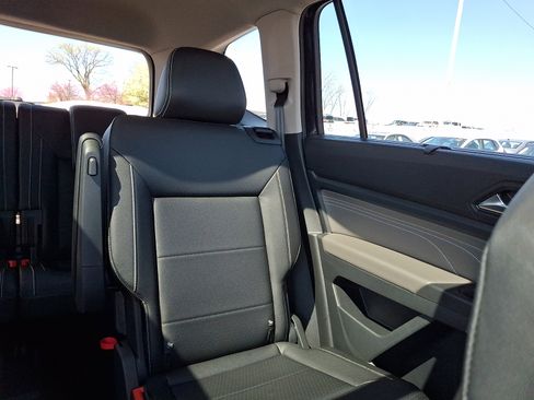 Used 2023 Volkswagen Atlas SE w/ Panoramic Sunroof Package image 16