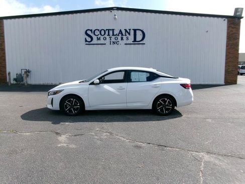Used 2025 Nissan Sentra SV FWD image 1
