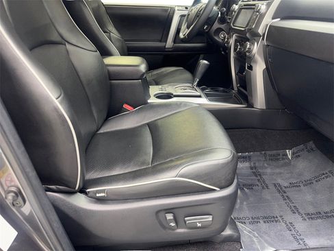 Used 2018 Toyota 4Runner 2WD image 48