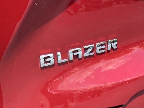 Used 2020 Chevrolet Blazer Premier w/ Driver Confidence II Package FWD image 11