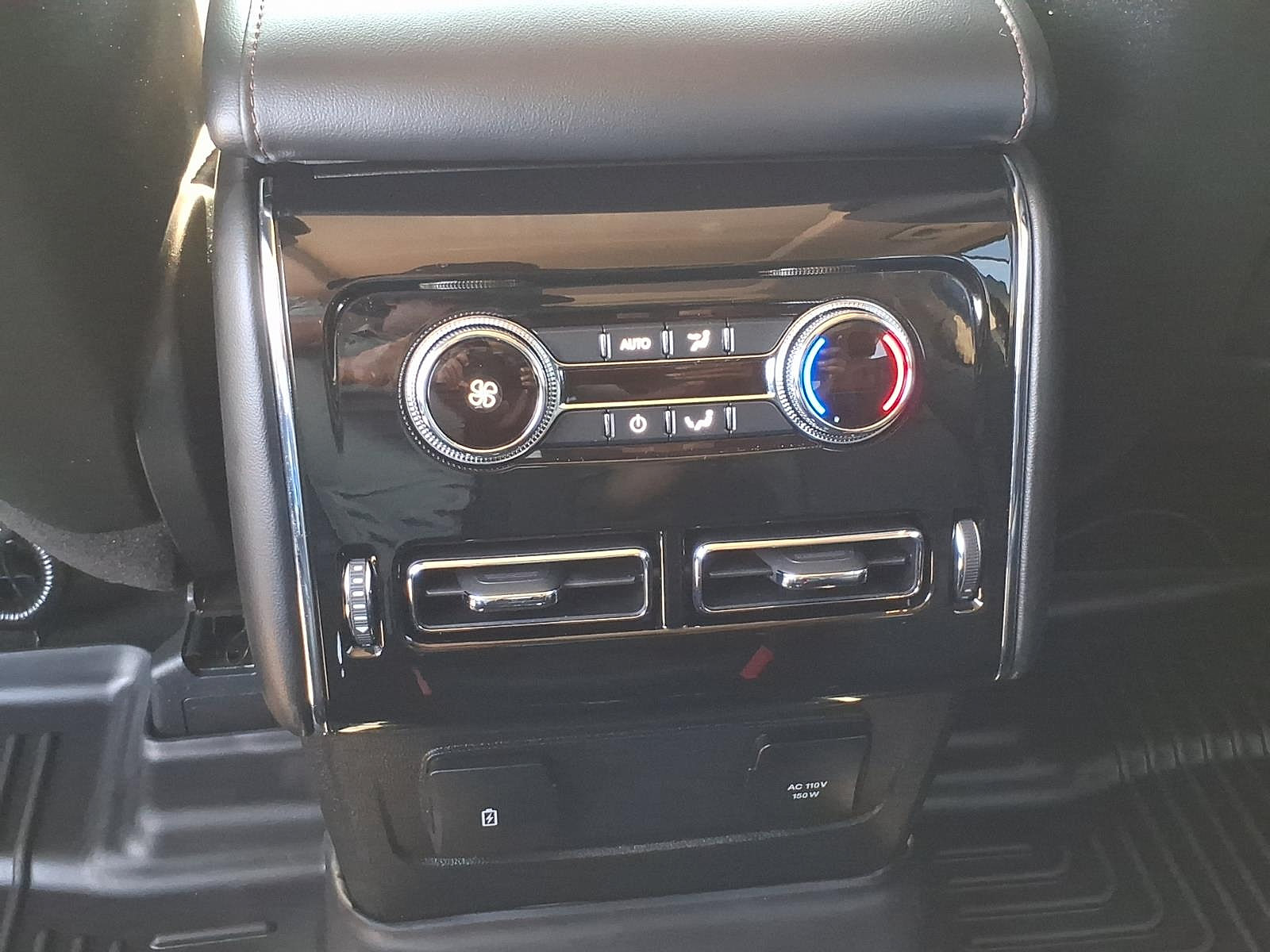 Used 2023 Lincoln Aviator AWD w/ Premium Package image 16