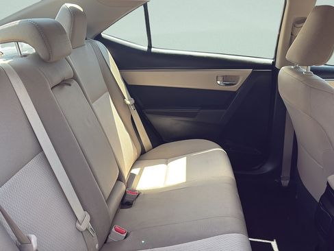 Used 2015 Toyota Corolla LE FWD image 18