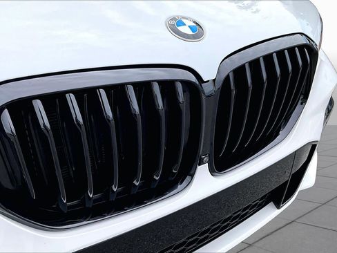 Used 2023 BMW X5 sDrive40i w/ M Sport Package RWD image 32