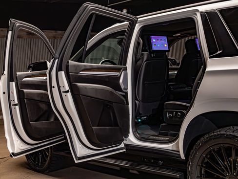 Used 2025 Cadillac Escalade Sport Platinum image 29