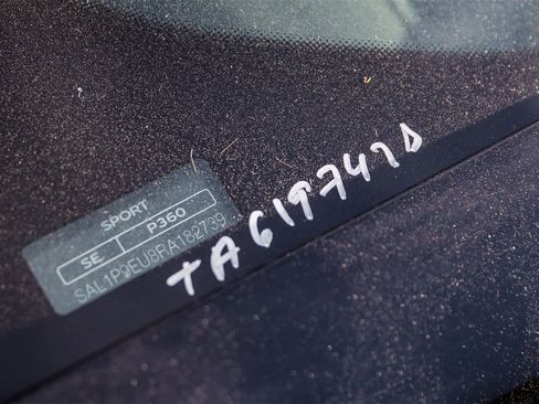 Used 2024 Land Rover Range Rover Sport SE image 31