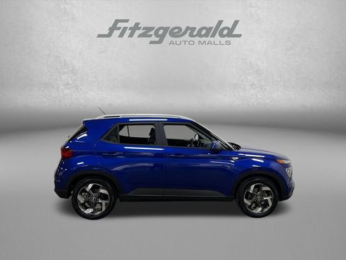 Used 2023 Hyundai Venue Limited w/ Cargo Package FWD image 7