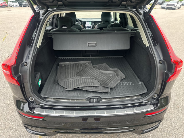 Used 2024 Volvo XC60 B5 Plus w/ Protection Package Premier AWD/4WD image 13