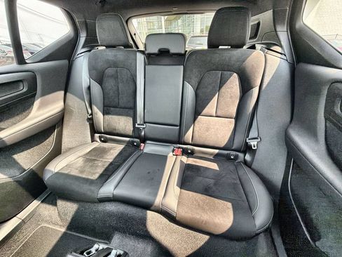 Used 2021 Volvo XC40 T5 R-Design AWD/4WD image 21