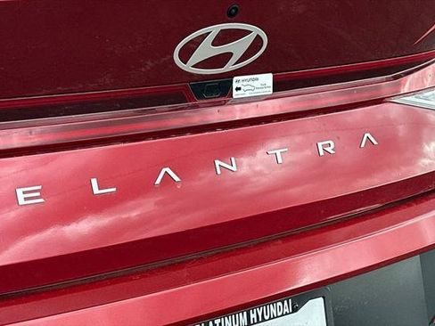 New 2025 Hyundai Elantra SEL image 23