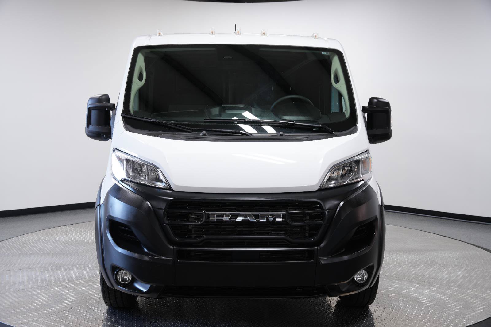 Used 2025 RAM ProMaster 2500 w/ Convenience Group FWD image 2