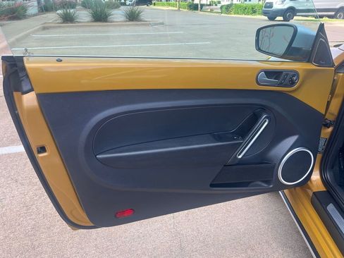 Used 2016 Volkswagen Beetle 1.8T Dune FWD image 14