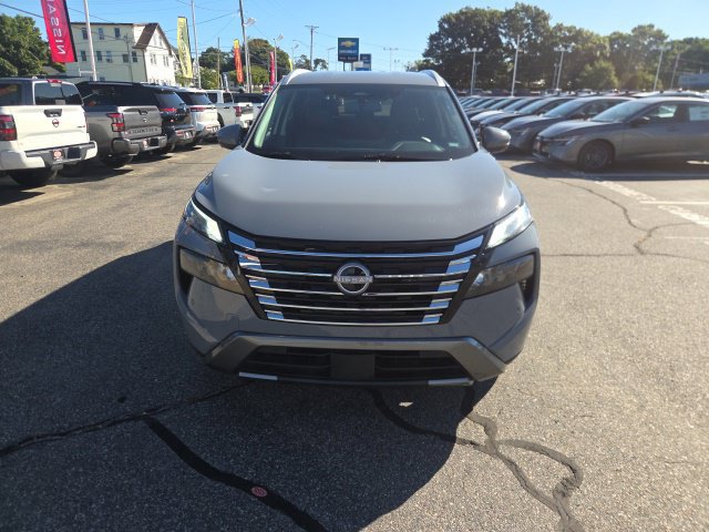 Used 2026 Nissan Rogue SL AWD/4WD image 2
