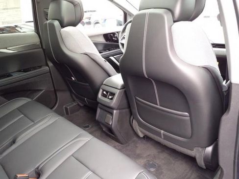 New 2025 Cadillac Optiq Luxury 1 image 21