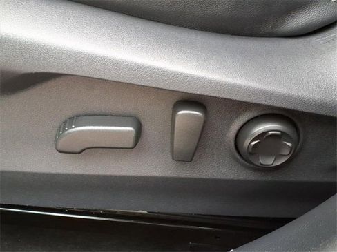 Used 2023 Subaru Outback Limited image 7