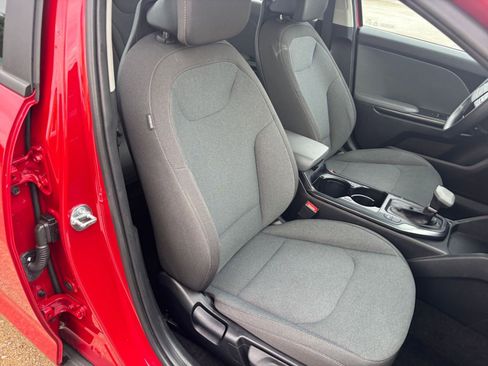 Used 2025 Kia K4 LXS image 35