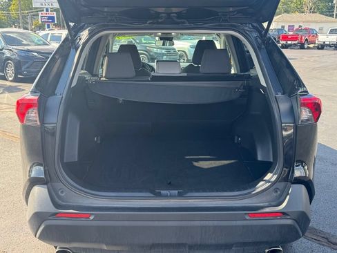 Used 2025 Toyota RAV4 XLE AWD/4WD image 25