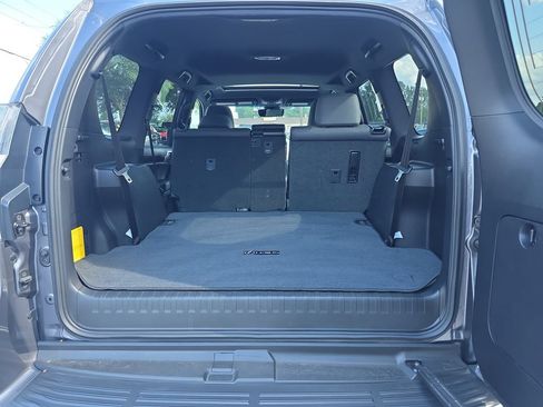 Used 2022 Lexus GX 460 w/ Accessory Package AWD/4WD image 31