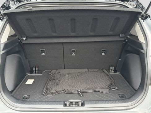 Used 2022 Hyundai Venue Limited w/ Cargo Package FWD image 27