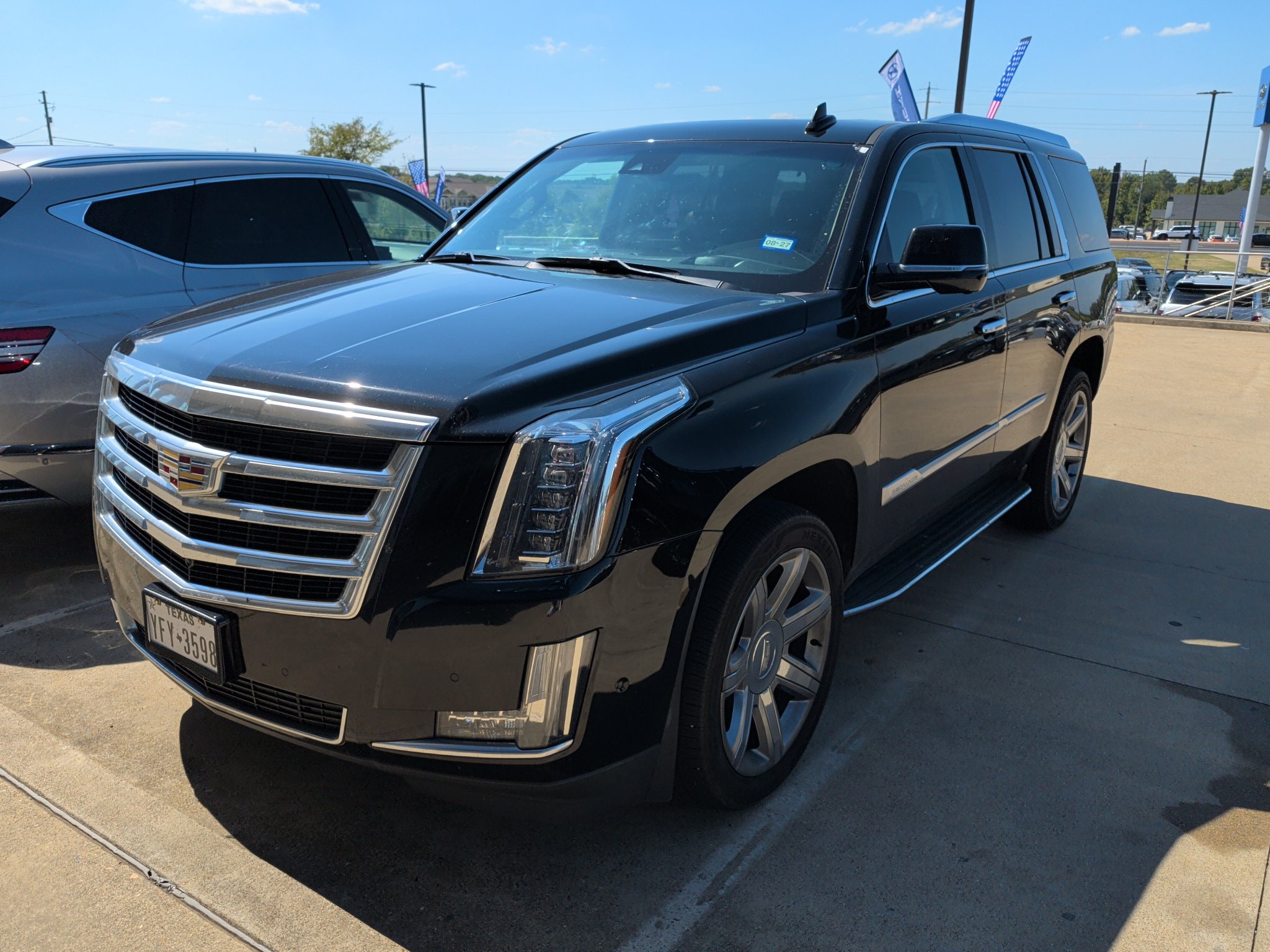 Used 2020 Cadillac Escalade Luxury AWD/4WD image 1