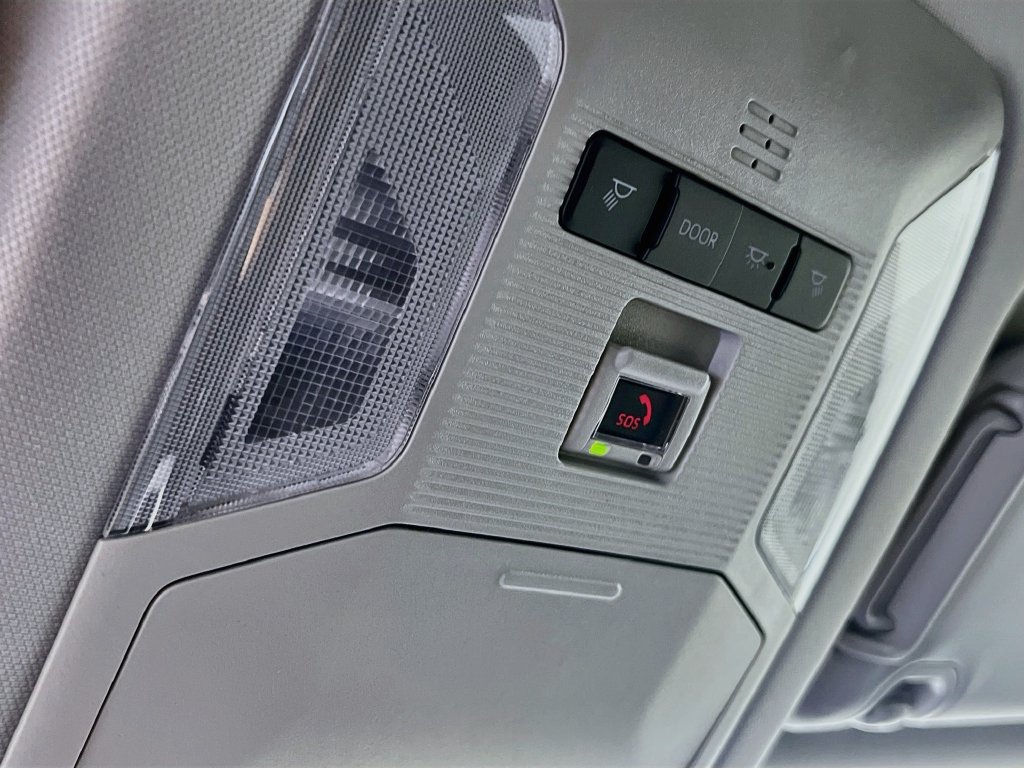 Used 2025 Toyota RAV4 XLE FWD image 20