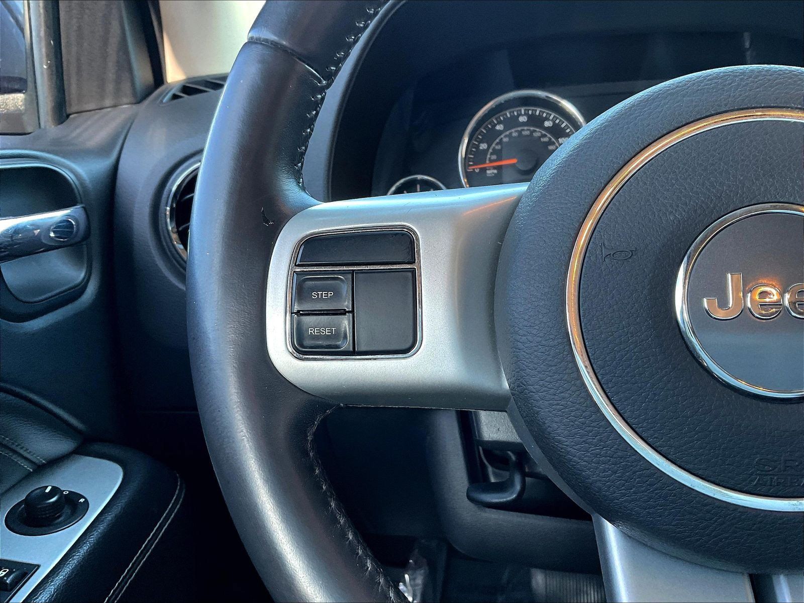Used 2017 Jeep Compass Latitude AWD/4WD image 11