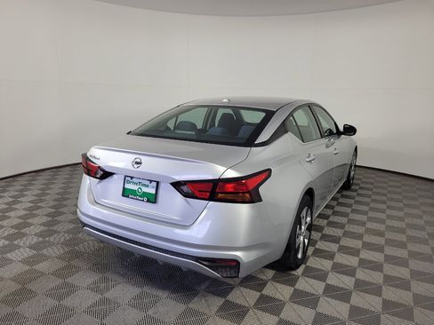 Used 2020 Nissan Altima 2.5 S FWD image 9