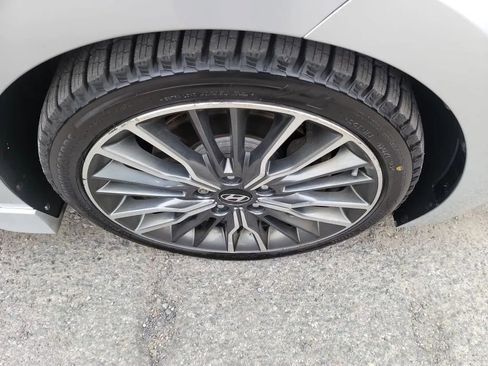 Used 2018 Hyundai Elantra Sport w/ Sport Premium Package 03 FWD image 27