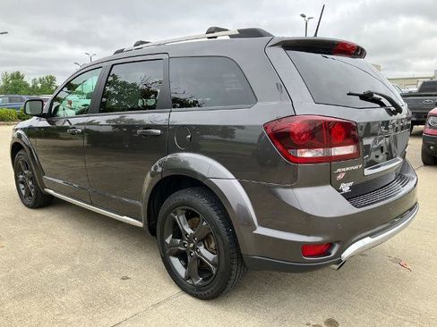 Used 2019 Dodge Journey Crossroad w/ Nav & Sun Group AWD/4WD image 3